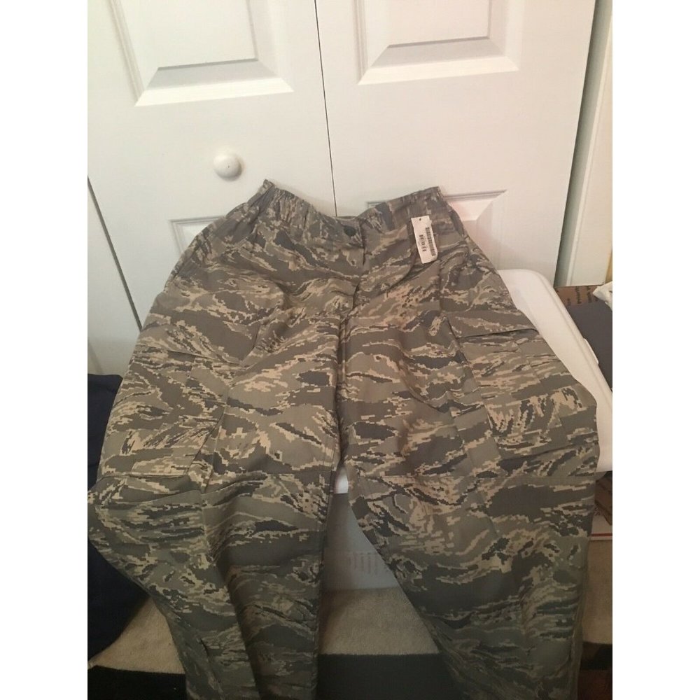 New Women's Air Force Camoflage Pattern Trouser Pants Size 12L NWT‎